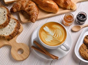 ﾟ*｡☆ NEWスタッフ募集 ☆。*ﾟ
オシャレcafeスタッフ募集
20～40代男女STAFF活躍中
未経験でも安心の職場