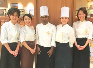 東京駅構内♪アクセスの便利な駅チカです♪ゆったり、おいしい食事を楽しめる空間でおもてなししましょう◎