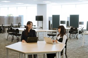 ＼ウレシイ在宅のお仕事！／
最初の2～3週間は出社して研修しますが、
慣れてきたらフルリモートに切り替えOK♪