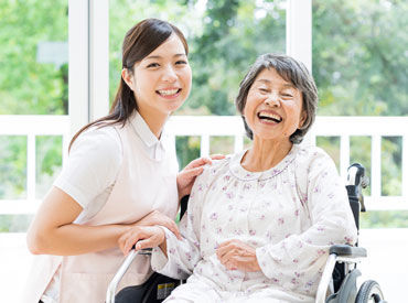 《特養で介護スキルUPを目指そう♪》
利用者さんと長期的に関係構築！
福利厚生も充実していて働きやすい◎
