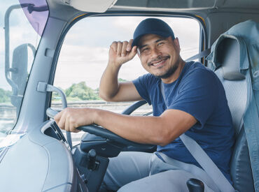 旅行好きの方にピッタリ♪
任務は【時間通りに納車】だけ◎その後はフリータイム♪
観光もできます。