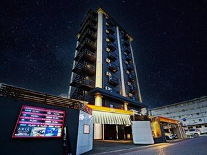 ＜ 研修＆サポ―トあり ＞
分からないことや困ったことがあれば
先輩スタッフにいつでも聞いてOK♪