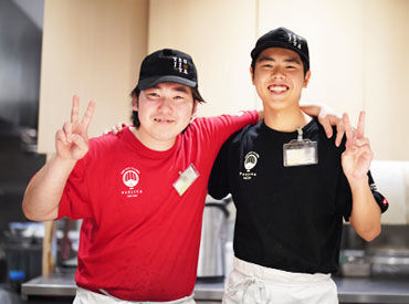 ファンも多い"つじ田"の絶品つけ麺が
まかないで食べられちゃう◎
1度食べるとハマること間違いなし！