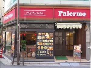 ＼ホールスタッフ大募集／
ランチ・ディナーの時間帯、
ご希望のシフトで勤務可能です♪
WワークOK！短時間・扶養内勤務も可能◎