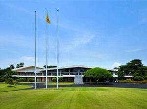 ＼スタッフ特典も盛りだくさん／
★従業員食堂で1食300～350円で食費節約◎
★ゴルフプレー利用割引で趣味も充実♪