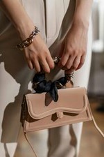 ﾟ*｡☆ NEWスタッフ募集 ☆。*ﾟ
20代～40代の女性スタッフ活躍中！
人気BAGブランドでのお仕事♪
経験者優遇☆彡