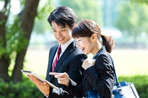 ◆応募資格
・未経験OK！学歴・経験不問！
・接客経験がある方は活かせます◎
・ブランクがある方も大歓迎♪
※フリー画像