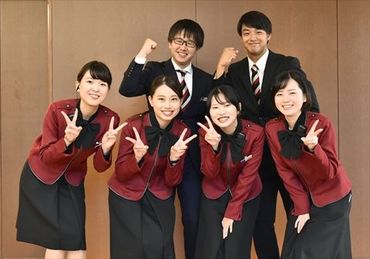 ＼WEB面接もOK／
研修制度があり、初心者の方やバイトデビューの方も安心◎
優しい先輩スタッフが丁寧に指導してくれますよ♪