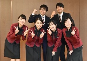 ＼WEB面接もOK／
研修制度があり、初心者の方やバイトデビューの方も安心◎
優しい先輩スタッフが丁寧に指導してくれますよ♪
