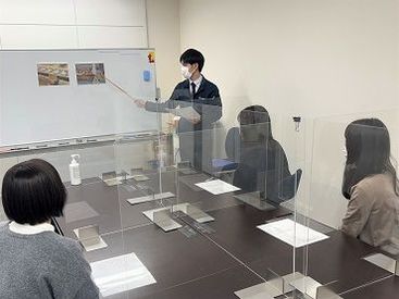 こちらは説明会での様子です！
＜4月上旬まで期間限定＞
指定靴のため、サイズの確認などもスムーズ◎
未経験さんも安心です！