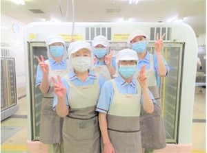 病院や学校、社員寮など全国各都道府県で
給食を提供している【シダックスグループ】
食を通じて”笑顔”をお届けしています◎