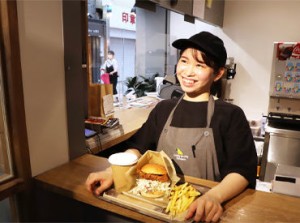 幅広い年代のスタッフが活躍中！
新人さんも、いつの間にか馴染んでる！
そんな温かい雰囲気の職場★
※画像はイメージです。