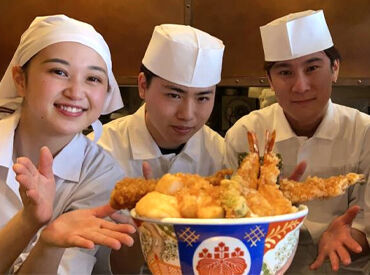 平日も土日も♪
ランチ・ディナー両方で大募集中！
働く時間はぜひ面接でご相談を♪