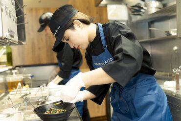 お給料の前払い制度あり！
「突然の出費で生活が苦しい…」
「○日までにまとまったお金が欲しい…」
そんなときにも安心です♪