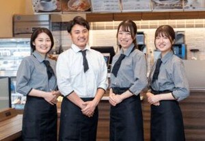 学生さんに親切なCafe♪
「講義・サークル」…忙しい学生さんが楽しく両立できるようシフト面でもしっかりフォローします◎