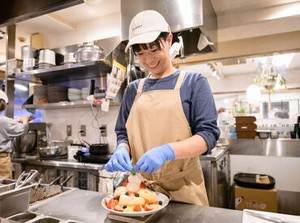ゆったりしたおしゃれな店内で勤務♪
話題のパンケーキをご提供！
初バイトにもピッタリの職場です◎