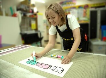 学生～シニアまで幅広い層のスタッフが活躍中!!気の合う新しい仲間も出来ますよ☆