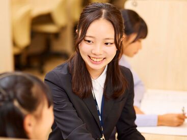 一度に教える生徒は最大2人まで。未経験でも始めやすい個別指導です♪大学生～主婦層まで幅広く活躍中です！