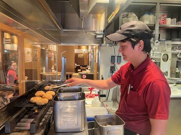 ＼津田沼駅すぐ！／
「料理が好き」「楽しく働きたい」「家から近い」など
応募のキッカケは何でもOK♪