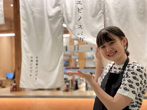 未経験スタートのスタッフ多数活躍中♪
サポート体制は万全です！
先輩スタッフが丁寧にお教えします◎