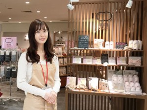 人気のショップに取引先多数あり！
あなたに合ったお店をご紹介します♪
交通費支給など待遇もバッチリ◎
幅広い世代が活躍中★