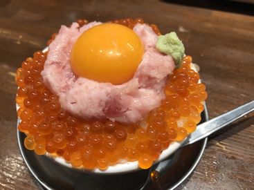 スタッフ同士、一緒にご飯を食べるのも楽しい時間★
「このメニュー美味しいからお客様に勧めよ～」なんて新しい発見も！