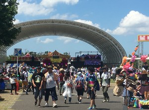 男女STAFF活躍中！まわりもあなたと同じ"初めてさん"が多数♪
学生さんを中心に楽しく働いています！