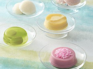 味、デザインにこだわった商品がたくさん★
見ているだけでHappyな気分に♪
笑顔でお客様にオススメしてくださいね◎