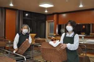 1人作業はほとんどないので安心！
シンプルな作業ばかりなので、
未経験でもすぐに慣れますよ◎
久しぶりのお仕事復帰も大歓迎＊