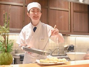 ボリュームたっぷりの天丼店♪揚げ物調理が苦手でもイチから丁寧にお教えしますのでご安心ください