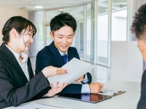 ＼若手活躍中！／20代～30代が中心の活気ある職場です！
◎未経験から高収入GET！
◎年間休日120日！
※画像イメージ