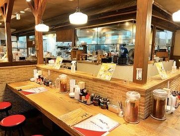 約30名のスタッフが在籍中！
みんなでワイワイ働いてます♪
体を動かすのが好きな方には向いているお仕事です◎