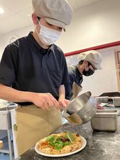 「お子さんが学校に行っている間だけ！」
「授業がない日にだけ」など
空いている時間にバイトしませんか♪
