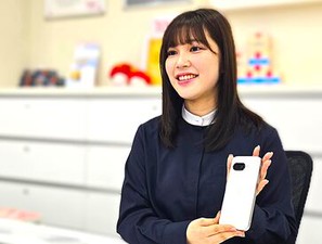 ≪未経験スタートOK≫
店頭での接客対応などをお任せ！
丁寧な研修があるから安心◎
まずは簡単なことから始めていきましょう♪