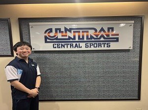 まずは明るく笑顔で挨拶することからスタート☆
お客様が快適に店舗を利用できるように、
丁寧な対応を心掛けていきましょう！