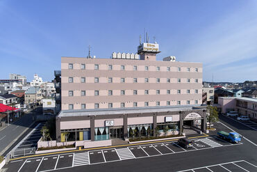 ＜研修制度充実♪＞
接客経験やスキルは一切問いません！
サポートしながら進めていくのでご安心ください♪