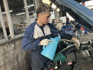 ▼23歳　男性スタッフ
アルバイトをきっかけに働き始め
最近整備士の資格も取得されたそうです！
若い方も活躍されています♪