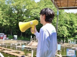 ＼ようこそ！ 清水公園へ！／
初日はそれが言えれば満点◎
レジャー施設のバイトが初めてでも
頼れる先輩たちがフォローします！