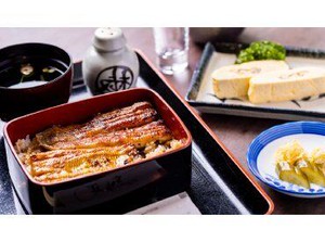 メニューはひたすらウナギ尽くし！
定番のうな重、かば焼き、白焼きのほか
ウナギを使ったサラダまで！
まかないをお楽しみに♪