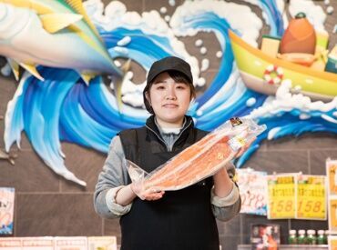 ＼モクモク作業が好きな方！／
パックに魚を詰めたり
値札をつけたり、店頭にパックを並べたり◎
まずは簡単な業務からお任せ♪