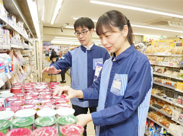 商品の品出しをしたり…
レジ会計をしたり…
楽しくて簡単なお仕事内容なので
飽きる事無し！