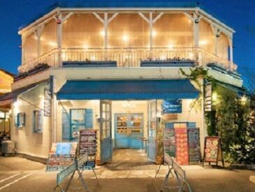 <休み>も<収入>も安定★
週休2日&月給26万円スタート！
未経験でも高待遇な環境です◎
正社員経験のない方も大歓迎です！