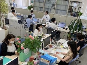 「楽しいことしないと、頑張れない！」
そんなコンセプトのもと、働いています♪
近隣から通うSTAFFさん多数活躍◎