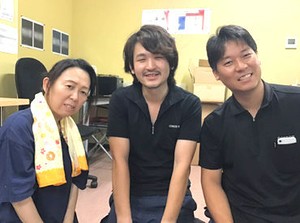 ／なんでも聞いてください!!＼
先輩とペアで作業するから安心◎
フランクで面倒見の良いメンバーばかりです♪