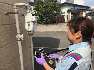 業務には専用の端末を使用します。
重量やサイズが大きいものではありません。
ご安心ください！