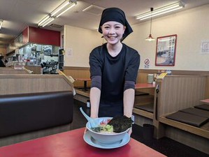 ◇◆バイトデビュー歓迎♪◆◇
食券制だから、レジ業務ナシ◎
好きな時間でOK！無理なく働けますよ!!
まずはお気軽にご応募を◎