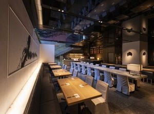 「ありがとう」や「さっきの対応よかったよ！」etc.
チームワークの良さがジマン。だから、忙しい時でも楽しく働けるんです♪