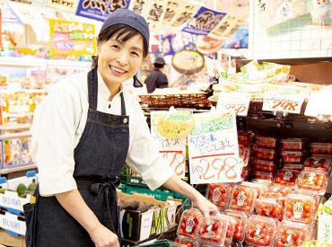 学生～シニアまで幅広い層のスタッフが活躍中!!気の合う仲間にも出会えるはず♪