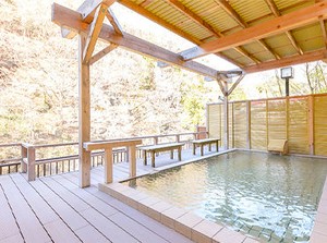 ＼* アナタらしく働ける！ *／
幅広い年代のスタッフが活躍★
だからこそ、「スタッフの働きやすさ」を大切にしています