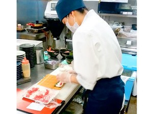 春からのNEWバイトをお探しの方、必見！
＜社割あり／土日加給あり／シフト柔軟＞
働きやすさがそろっています◎